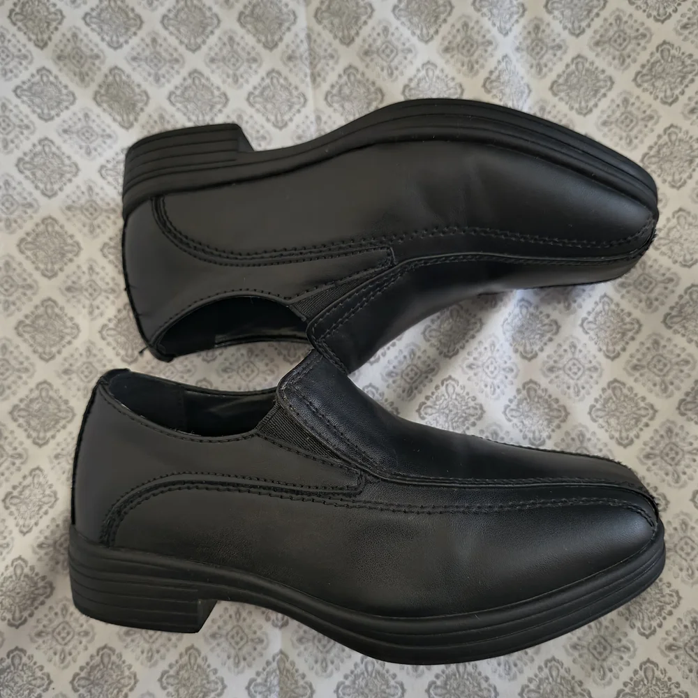 For Kids Black Slip-On Dress Shoes
